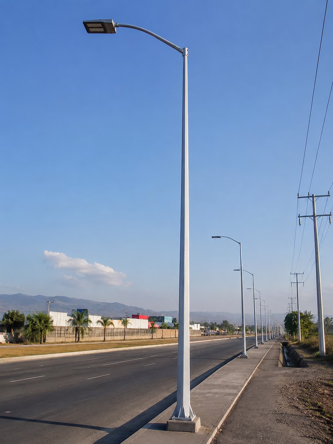 Poste Metálico